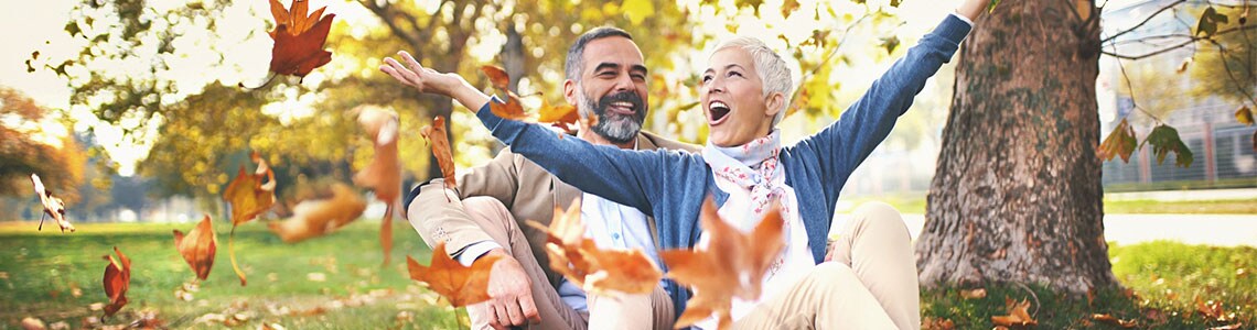 couple enjoying fall day